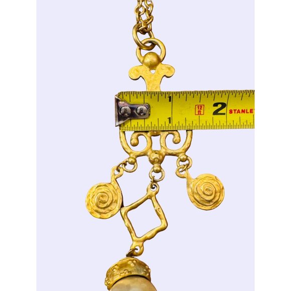 Vintage Designer Style 1980s Hammered Matte Gold Tone Scroll Pendant Necklace - Picture 9 of 9